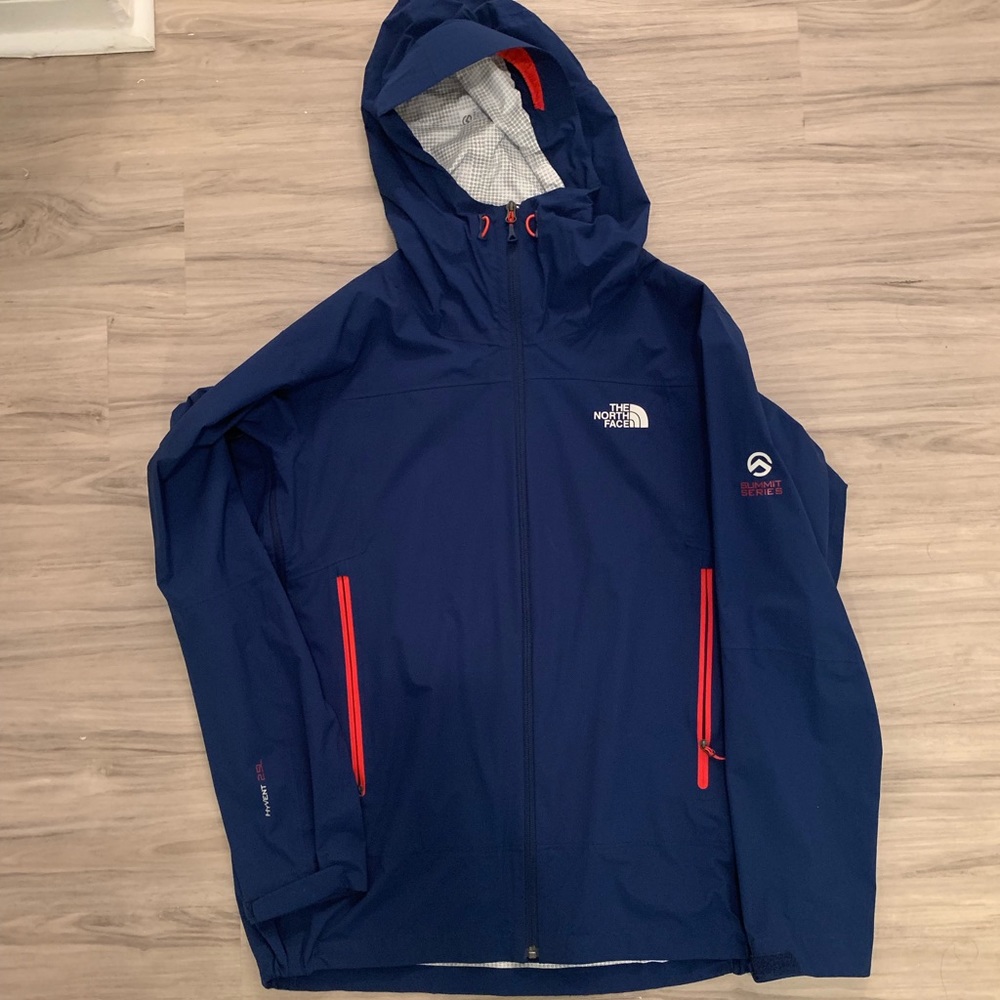 Men’s Northface Hyvent 2.5L Summit Series